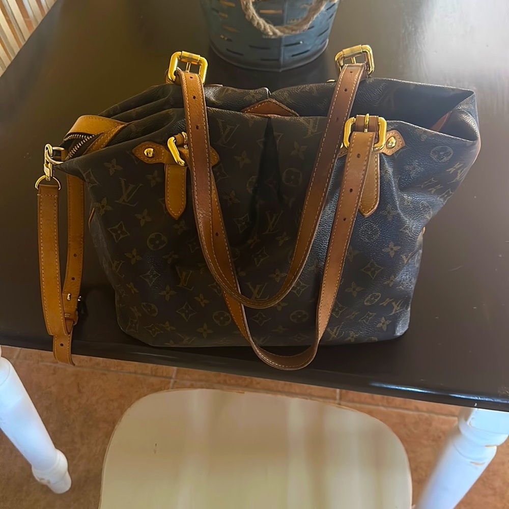 Louis Vuitton Purse